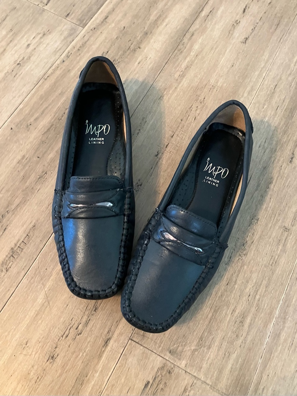 Impo black leather lined women’s loafers. Size 9